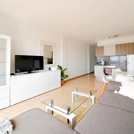 Sea View Beachfront Apartment *