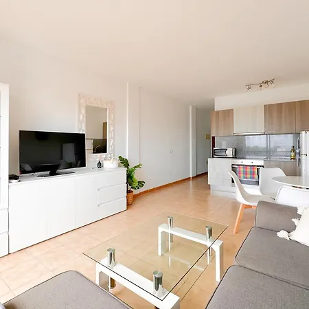 Sea View Beachfront Apartment *